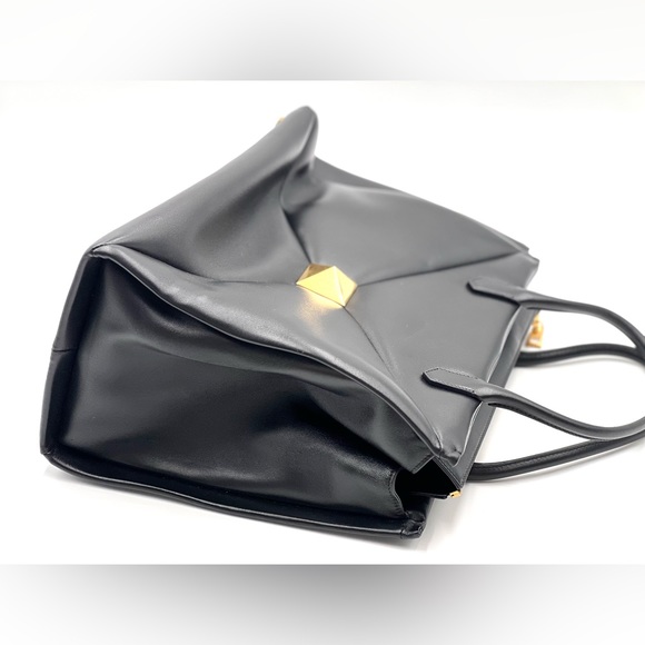 Valentino Garavani Black One Stud Tote - Picture 5 of 14
